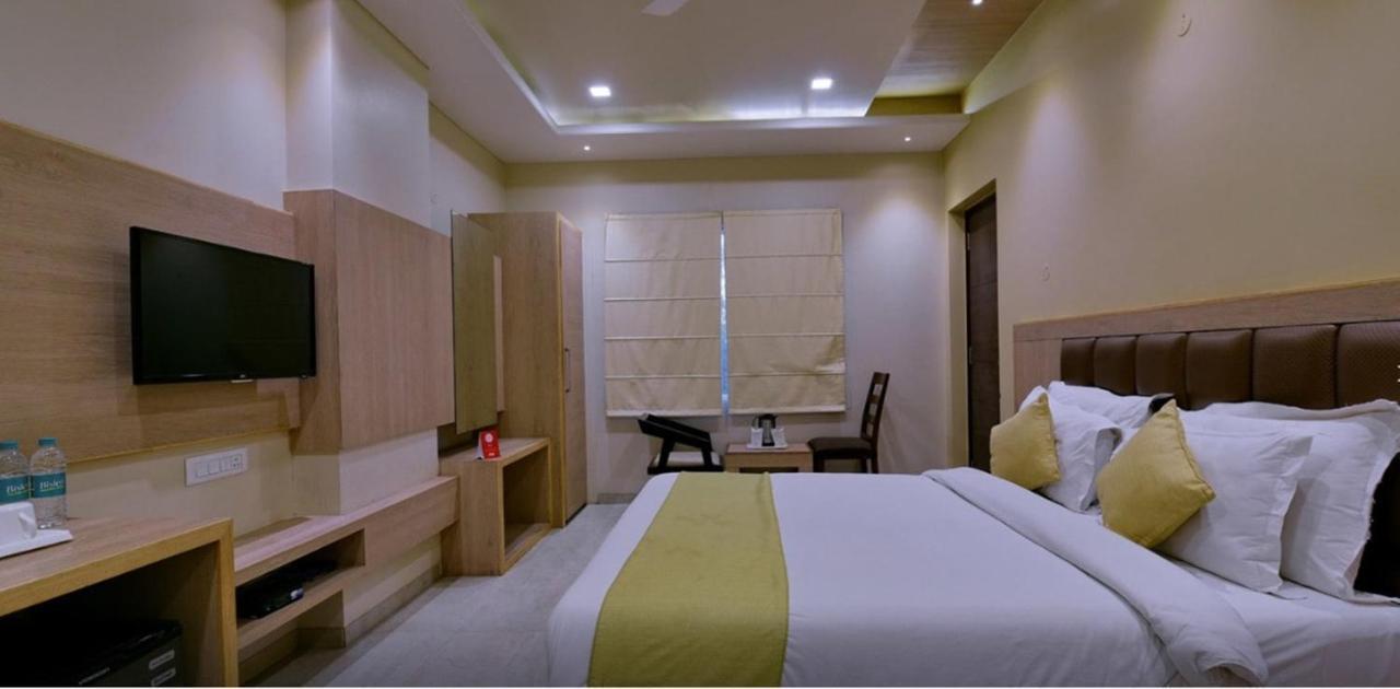 Rashika Palace Near Sindhi Camp Bus Stand, Hotel Jaipur