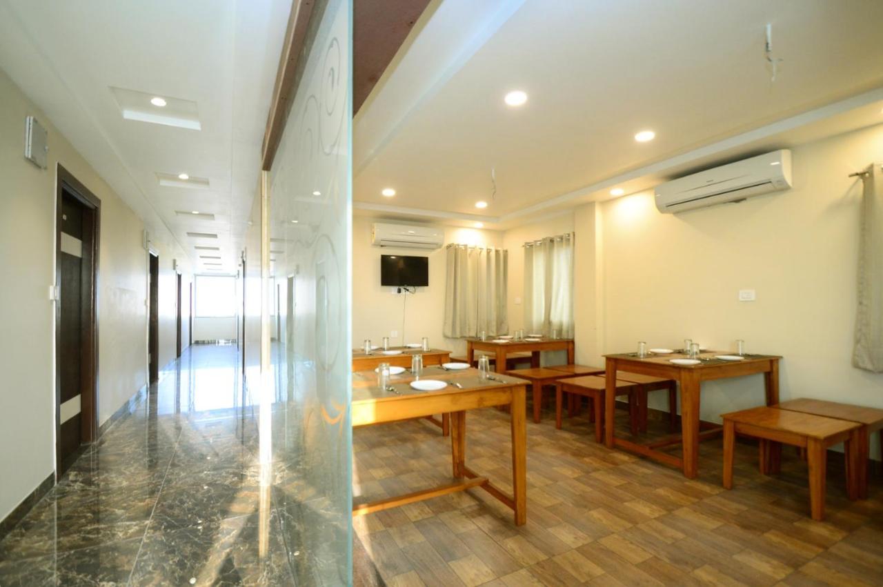 Rashika Palace Near Sindhi Camp Bus Stand, Hotel 3*
