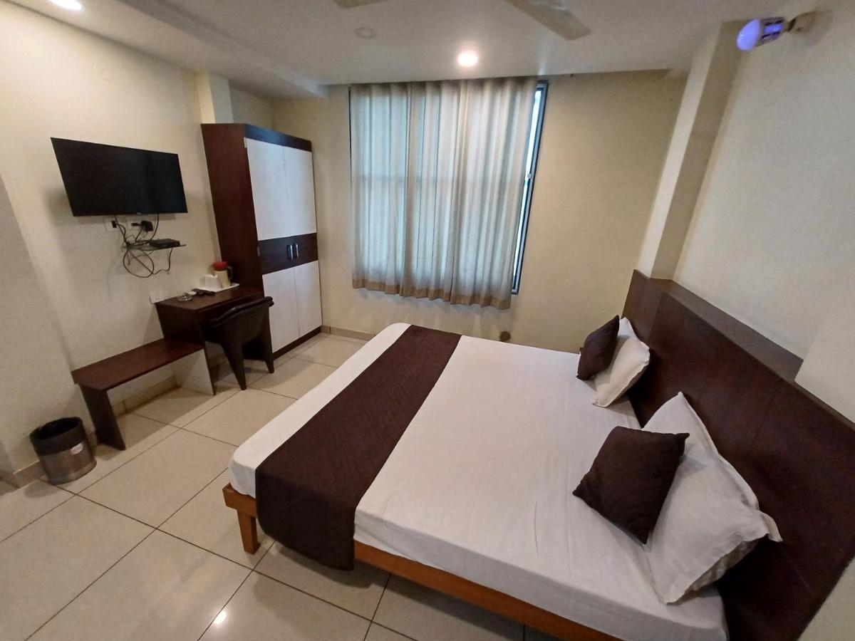 Rashika Palace 3*